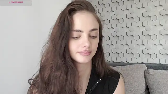 AliciaMellow - sensual sexy tease you with my top