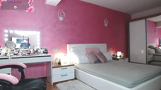 MissKora - epic goal:pay my house(use tipmenu )