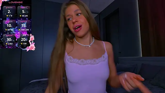 Kristimur - KITTYT TOE CLOSE TO CAM MEOW