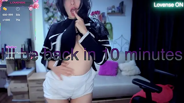 Lunlunera - Red days: Undress me and make me yours