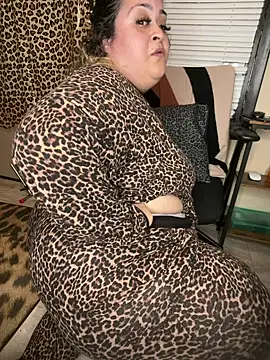 Tillymarie - Clear dildo in asshole for 15 mins