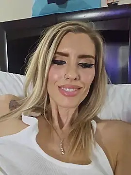 Ellieconradxo - Fully nude & Deepthroat 10 inches