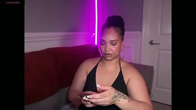 SashaEstrella - lush ON