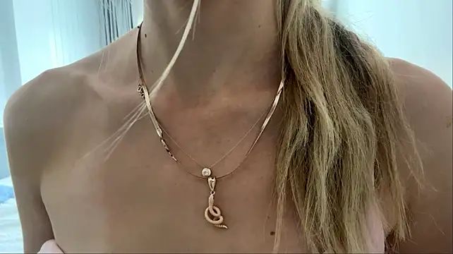 LynelleGorringe - gently squeeze the tits