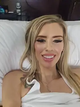 Ellieconradxo - Fully nude & Deepthroat 10 inches