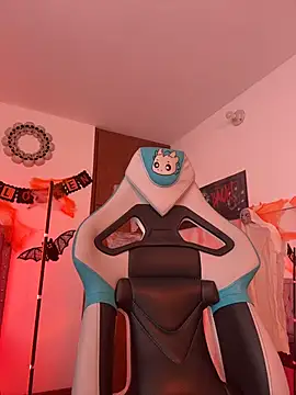 Melii_1 - show tits
