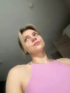 ValenciaShock - AHEGAO+ NAKED BOOBS