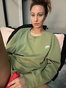 Anne-Laurent - 🍆dildo squirt💦+tits🍒 LT 3 min cntrl