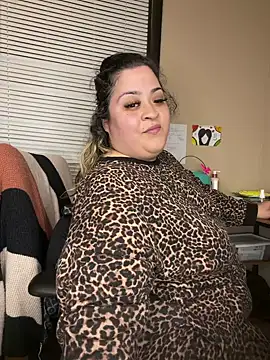 Tillymarie - Clear dildo in asshole for 15 mins