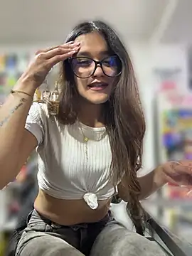 Lilith_Vera - TWERKING IN YOUR FACE 🍑