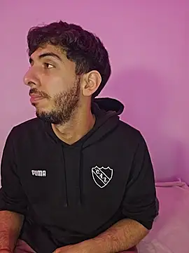 LeoyNicky98 - Open ass in 4 + oil 🍑💦