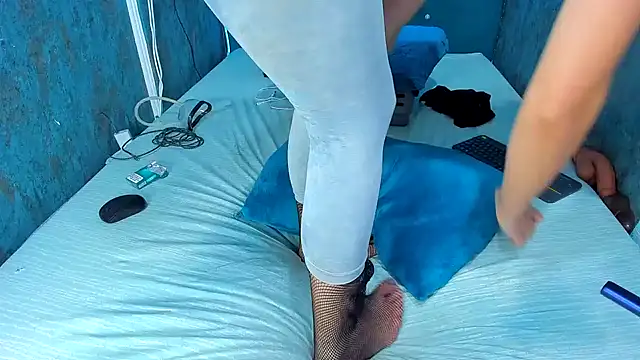 RedAssHottie - domi in pussy cream leaking on floor