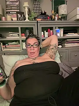 Dieseldame1313 - Hey guys topless dance