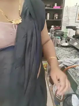 Lily-Darlling - Ass show without panty