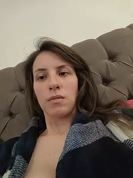 Goddesslulitaa - Masturbación en vivo con dildo de 5 minu