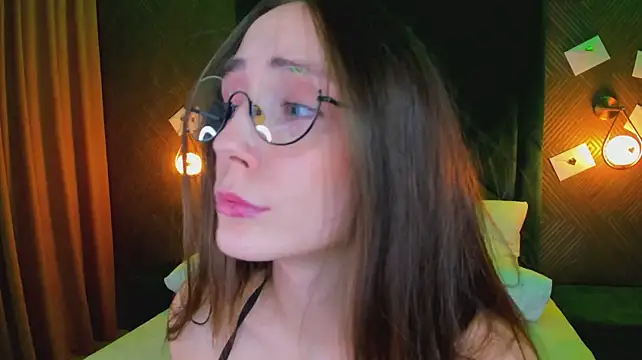 Lexi_Split - I look at the camera and tease with lips