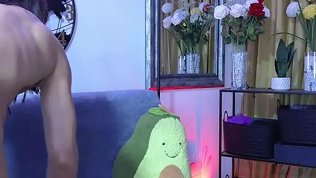 MightyLaura1 - Sit on your face