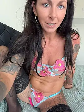 Mel-Mia - Pussy slaps 10x - LT Hot Clip