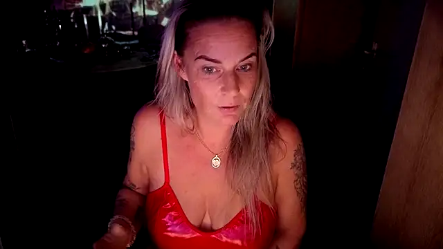 MissLukt - striptease