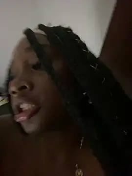 EscorpiLeoncita - Plug in my ass 💦