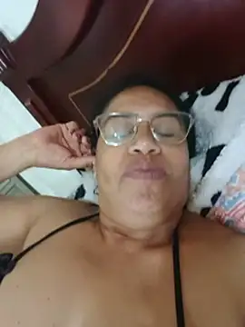 Emilif_ - squeeze tits 🍒