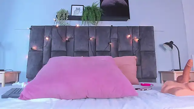 DulceAurora__ - oil my sexy body , spack my ass👋