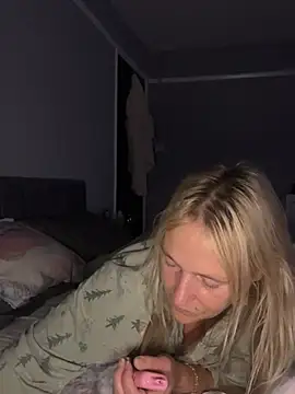 Blondnboujee53