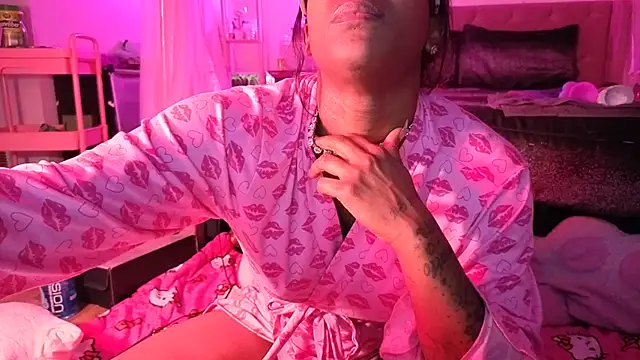 VixenCapri - fuck my tight ass hole