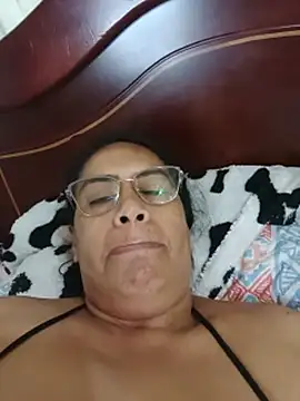 Emilif_ - squeeze tits 🍒