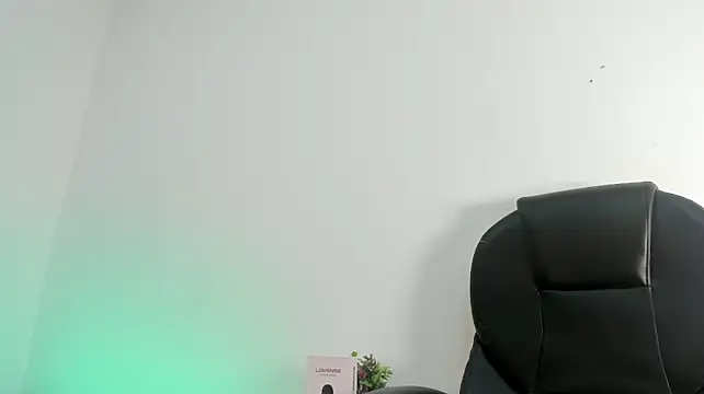 Jazminn_01 - 3-minute toy test