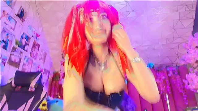 Alicebenett - fingers in pussy and squirt
