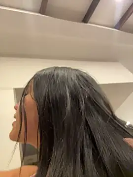 Samantha_firee - Oil or cream on my boobs 💧🍒