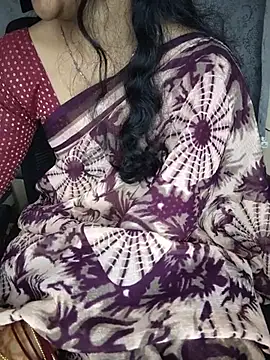 Cute-Smiely-Queen-Telugu - Ice on boobs
