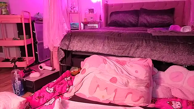 VixenCapri - fuck my tight ass hole