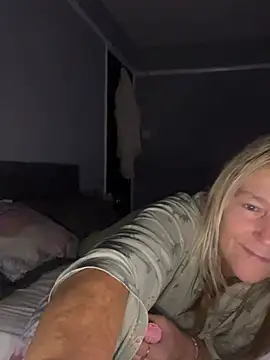 Blondnboujee53