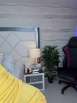 Miacoleman_ - Oil on me ass