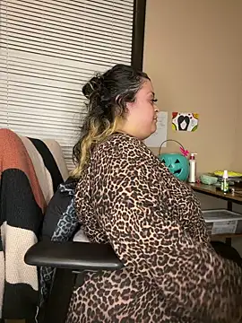 Tillymarie - Clear dildo in asshole for 15 mins