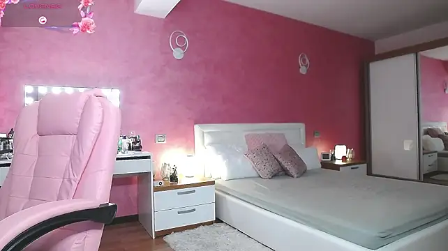 MissKora - epic goal:pay my house(use tipmenu )