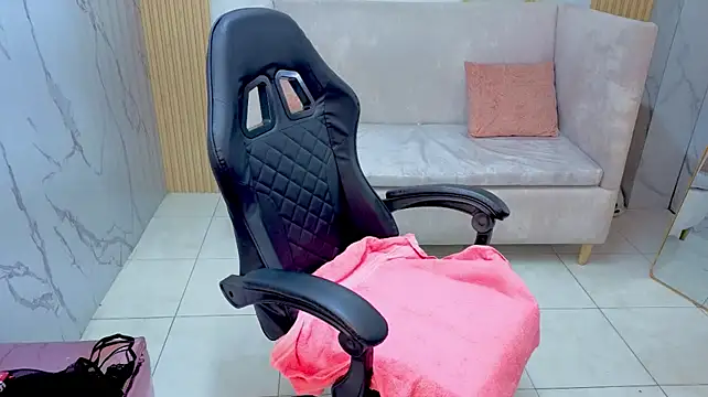 Luana_s - oil tits