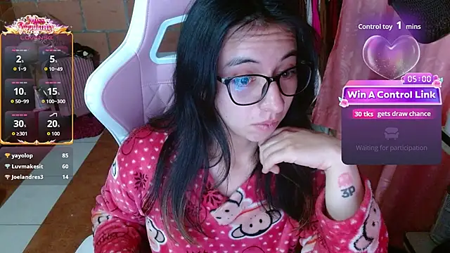 Maggie_Fox3 - SHOW ASS