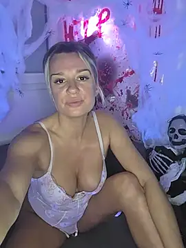 SpicyVicky - Gode chatte couloir (ticket show 90tk)