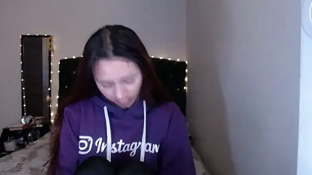 Holy_juli - spanking in the ass ---no nude --