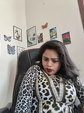 Pinky-2 - Oiling My Sexy Pussy Hole