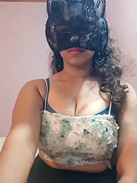 Chathunii - boobs show