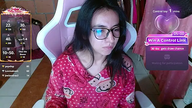 Maggie_Fox3 - SHOW ASS