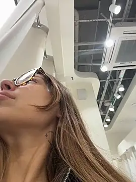 Jucie_Boom - RISKY BOOB FLASH IN MALL😱😱😱😱