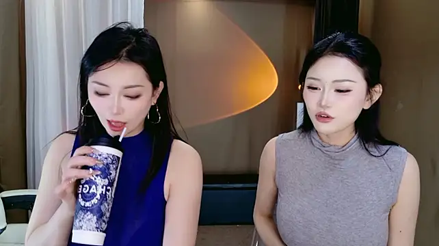 Banana-Milk69 - 双人脱衣舞
