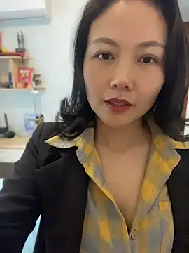 Cucu25671 - 半裸内内里的特写