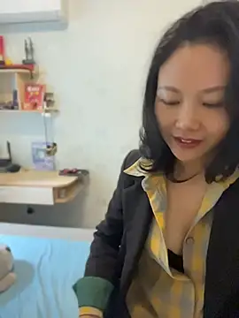 Cucu25671 - 半裸内内里的特写