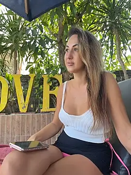 Bella-Grace - twerk naked ass and slap public